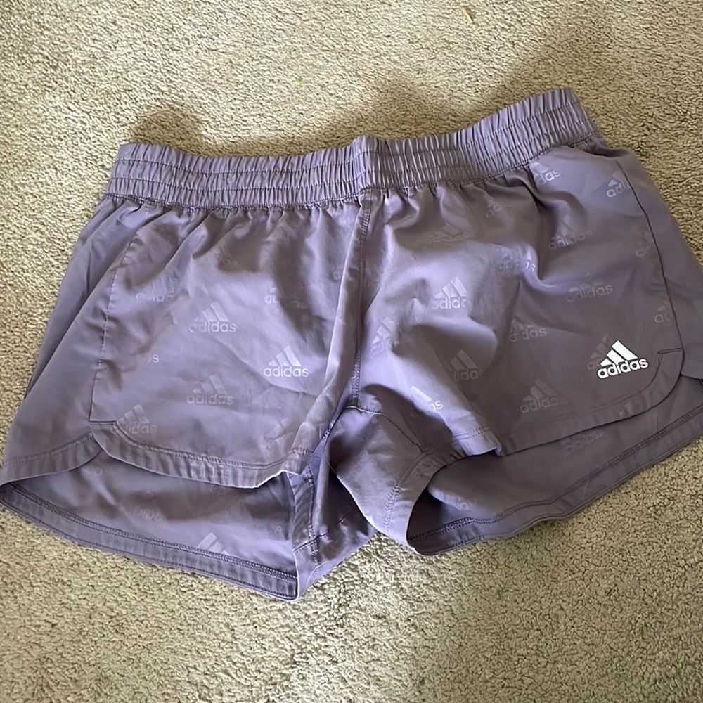 WOMENS PURPLE ADIDAS ATHLETIC SHORTS, SIZE M